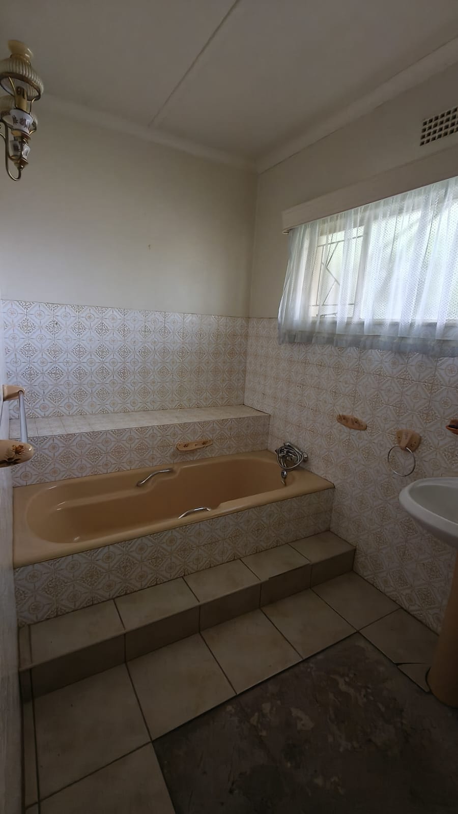 4 Bedroom Property for Sale in Hennenman Free State